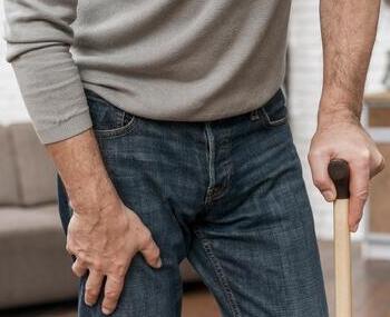 Cómo cuidar a una persona mayor tras una rotura de cadera – Teleasistencia