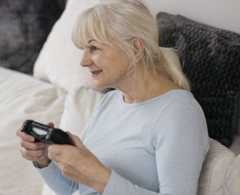 Videojuegos para personas mayores: mente activa y bienestar – Teleasistencia