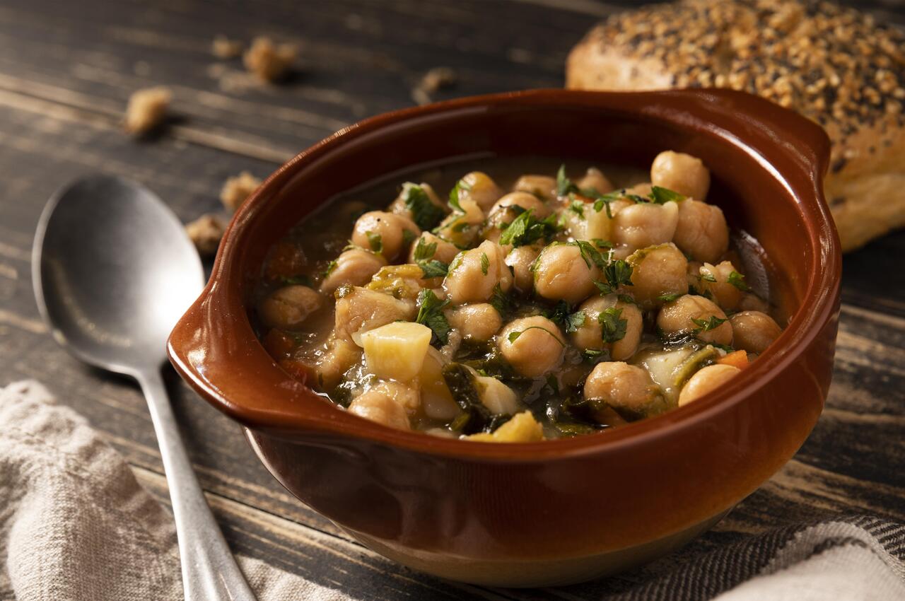 Potaje con garbanzos.